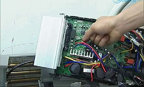 鄂温克美的空调电话是多少