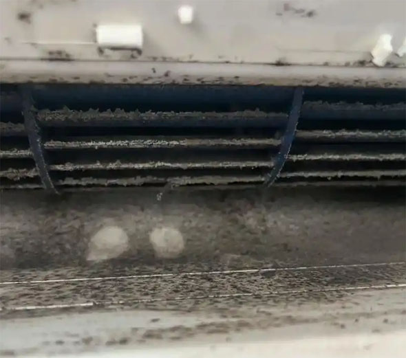 鄂温克空调吹的风有股烧焦味是怎么回事